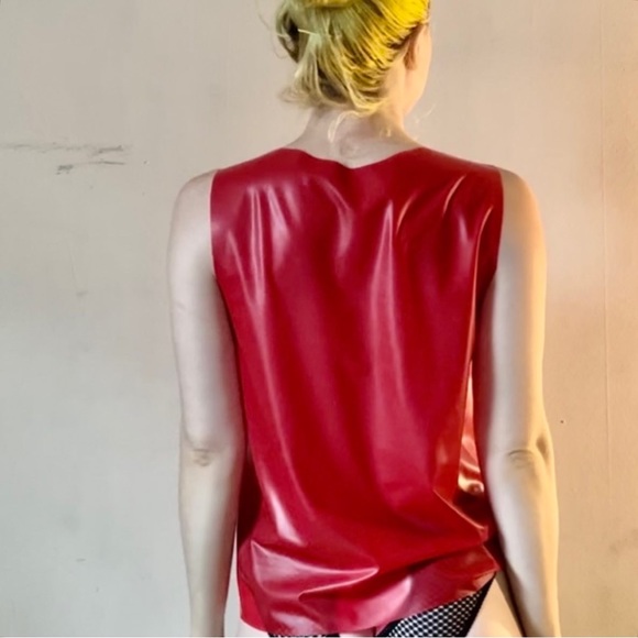 red latex tank by sensitive architecture latex - Picture 7 of 10